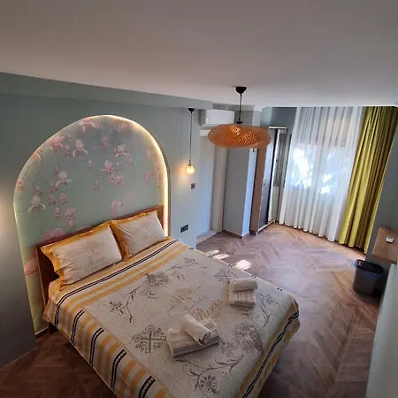 Elia Alacati Çeşme