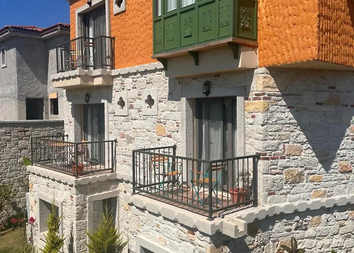 Elia Alacati Hotel *